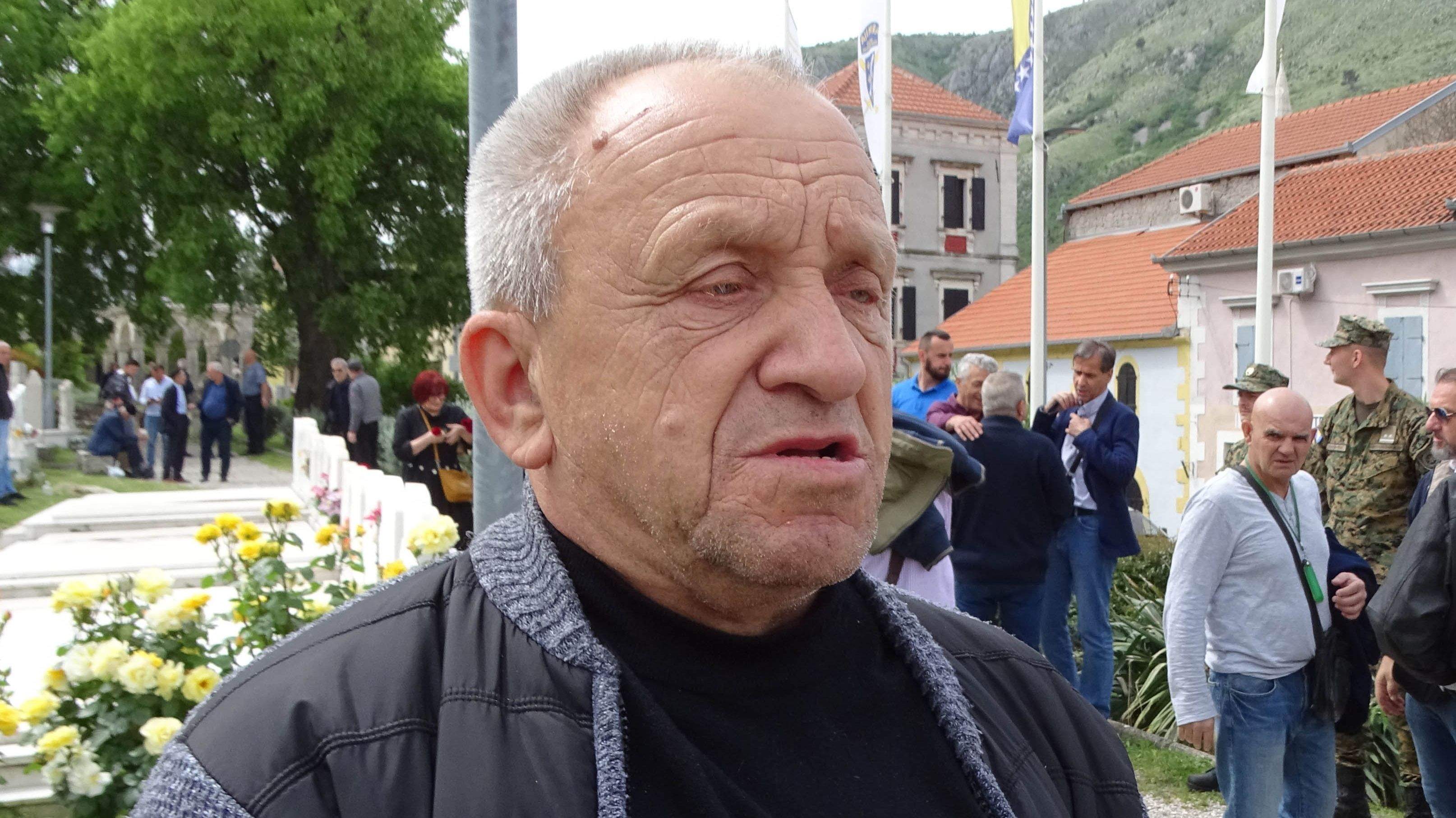 Esad Kosić.jpeg - Bez najave i obrazloženja: Betonski križevi u haremu Kantarevac otvorili brojna pitanja